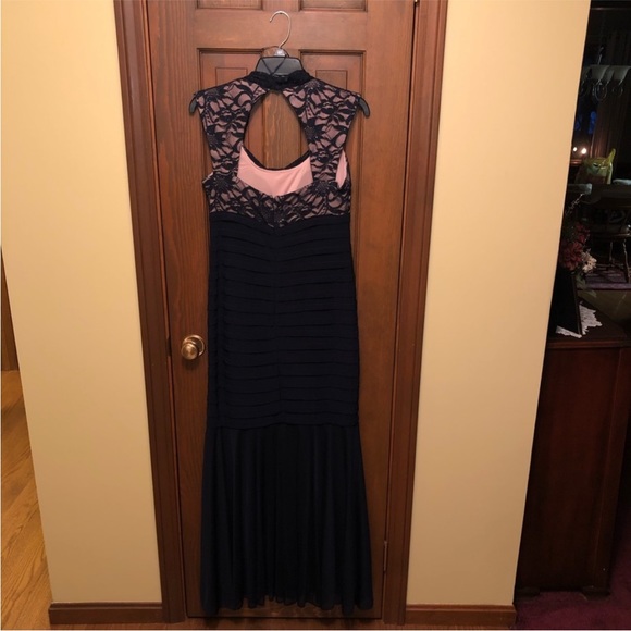 Floor length gown - Picture 7 of 8